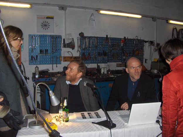 Erik und Harold Thys beantworten Fragen nach dem Vortrag