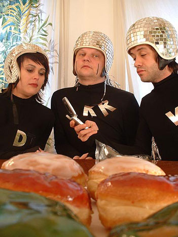 KNARF RELLÖM with the ShiShaShellöm